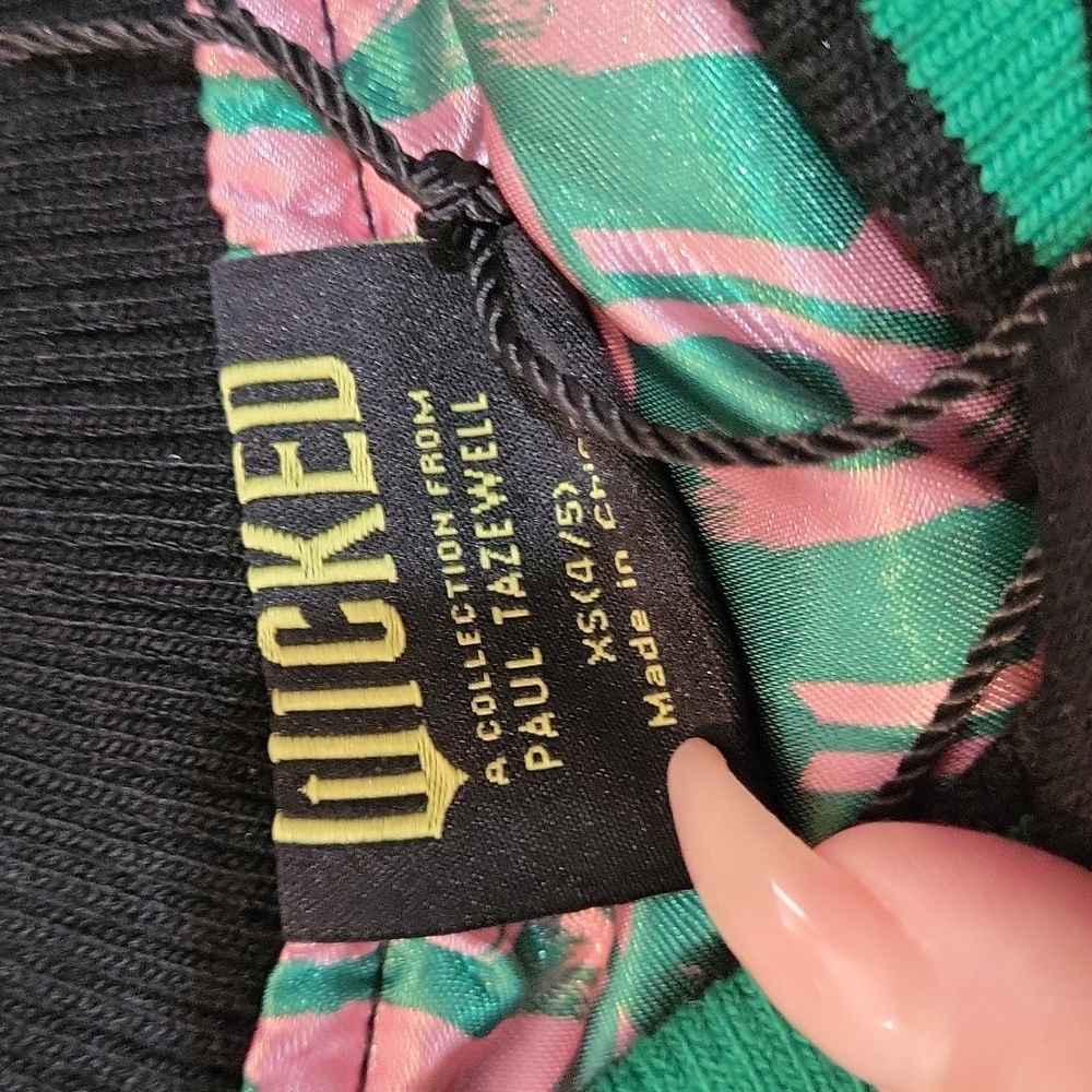 Wicked Jacket 💚🩷 - Picture 10 of 16